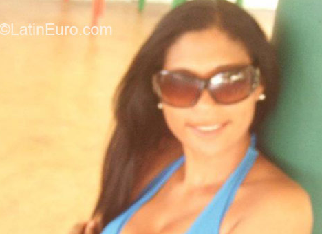 Date this hard body Dominican Republic girl Norkelis from Santo Domingo DO11834