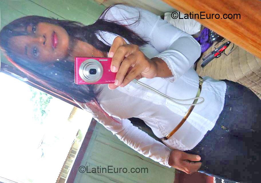 Date this gorgeous Brazil girl Dayane from Colorado Do Oeste BR6953