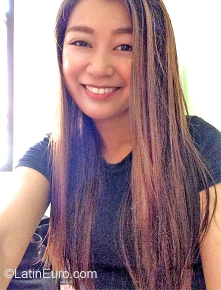 Date this beautiful Philippines girl Merry from Manila PH495
