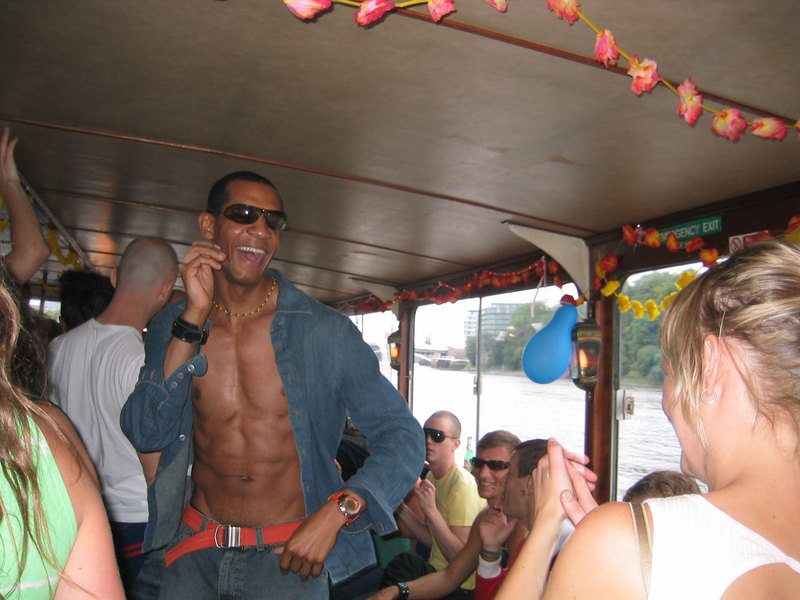 Date this hot United States man Quemega from London GB674