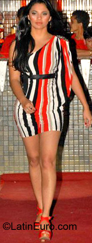 Date this gorgeous Brazil girl Ludmila from Governador valadares BR7841