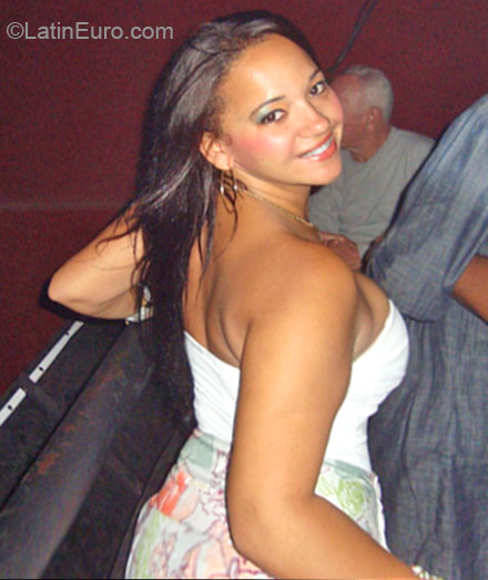 Date this cute Brazil girl Raphaelabm from Rio De Janeiro BR6983