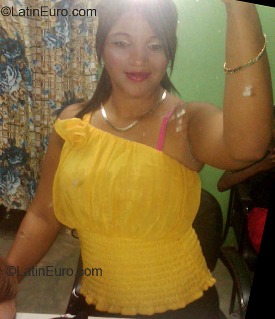 Date this attractive Dominican Republic girl Josmary payano from Santo Domingo DO11923