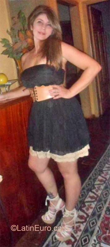 Date this good-looking Brazil girl Lora from Teofilo Otoni BR7020