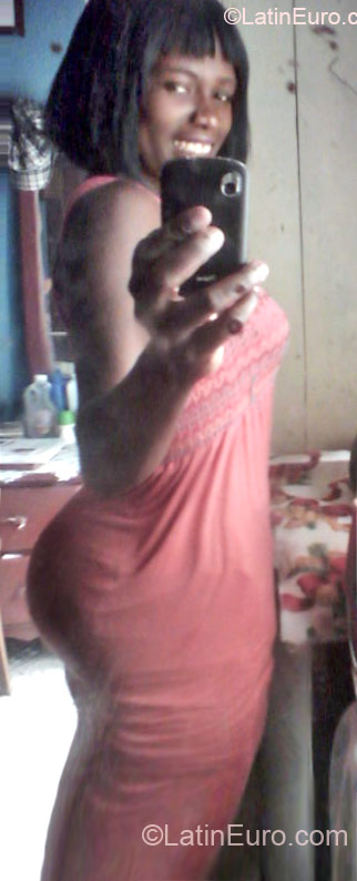 Date this tall Jamaica girl Suzinnett from St. Ann JM658