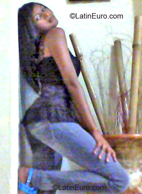 Date this sultry Dominican Republic girl Andrea from La Romana DO12099