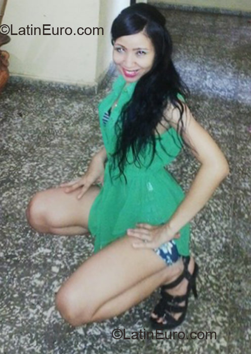 Date this sensual Dominican Republic girl Frannyel from La Vega DO12142
