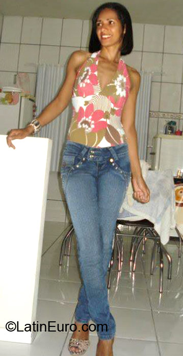 Date this stunning Brazil girl Claudia from Nova Mutum BR7068