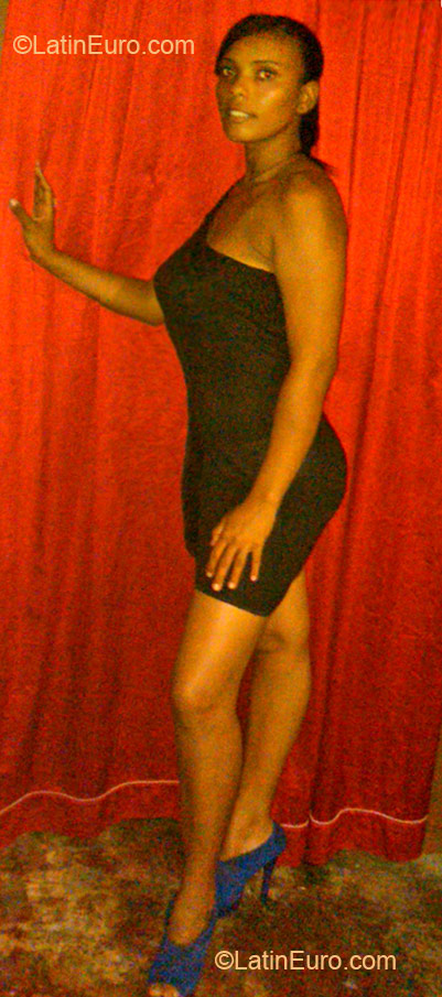 Date this hot Dominican Republic girl Ysabel from Santo Domingo DO12218