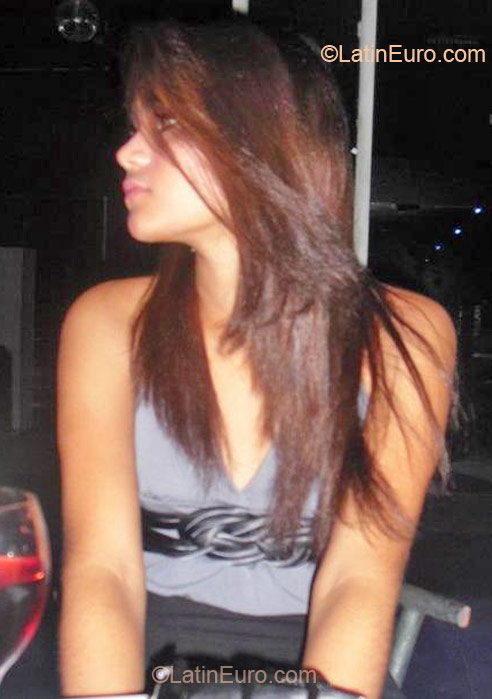 Date this attractive Dominican Republic girl Carolyn Vasquez from Santo Domingo DO12355