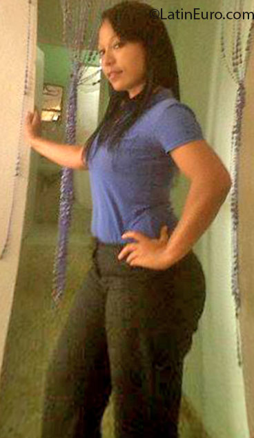 Date this attractive Dominican Republic girl Aracelys from Santiago DO13714