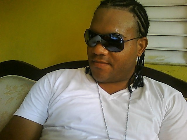 Date this tall Dominican Republic man EVERS ALCANTARA from Higuey DO12406