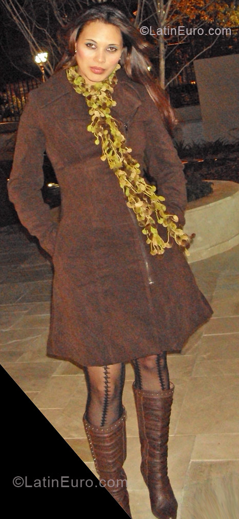 Date this lovely Brazil girl Giselle from Sao Paulo BR7113