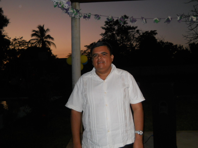 Date this nice looking Mexico man Andres from Campeche MX756