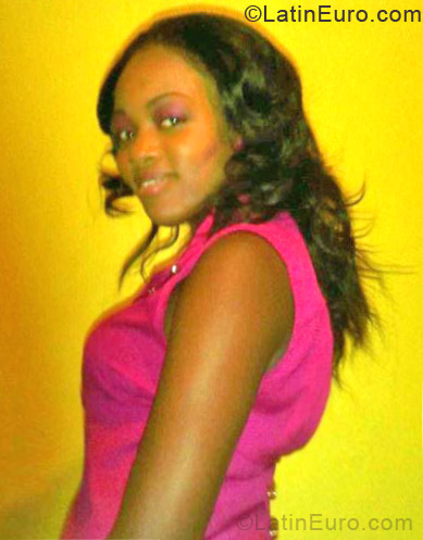 Date this sensual Jamaica girl Shonika from Kingston JM777