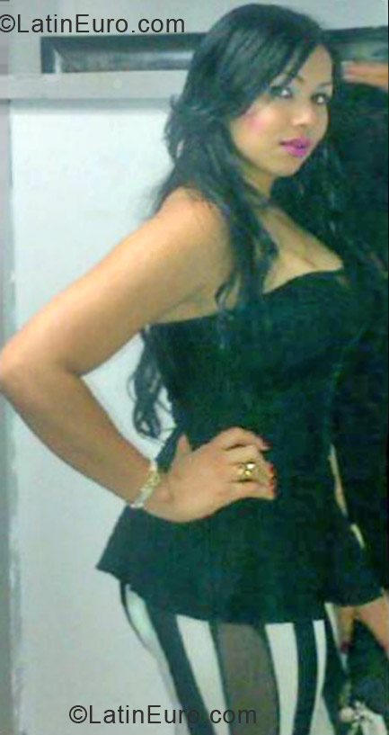 Date this cute Dominican Republic girl Veronica from Santiago DO12619