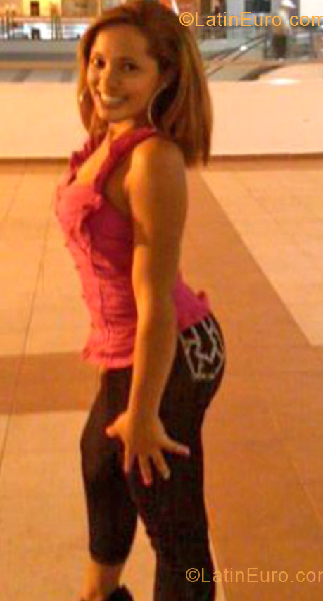 Date this young Dominican Republic girl Ruth esther her from Barahona DO12835