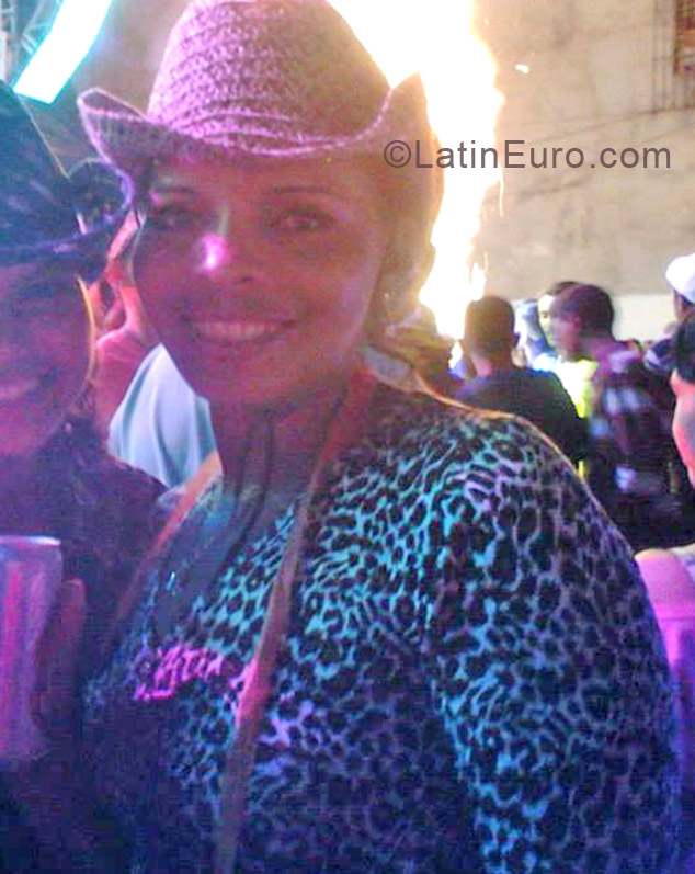Date this nice looking Brazil girl Valdireni from Belem BR7169