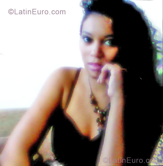 Date this attractive Brazil girl Mayara from Campinas BR7182