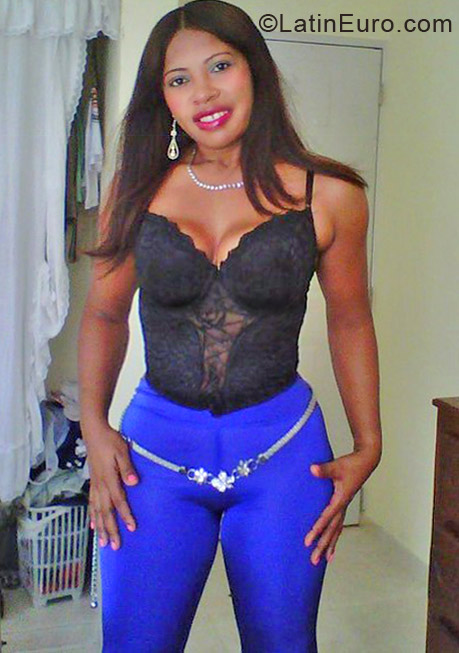 Date this athletic Dominican Republic girl Alexandra from Santo Domingo DO12980
