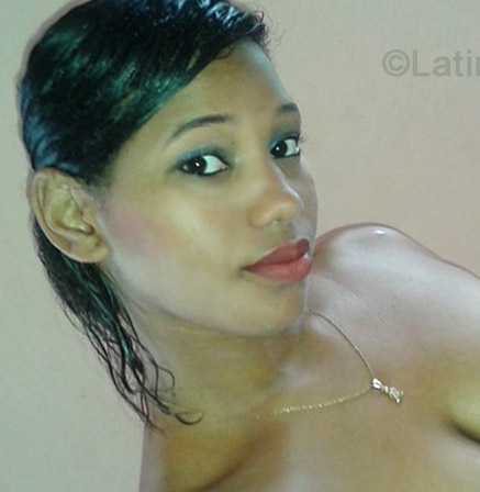 Date this pretty Brazil girl Aline from Salvador BR7265