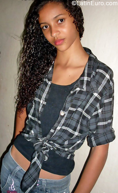 Date this gorgeous Brazil girl Thays from Quedas Do Iguacu BR7274