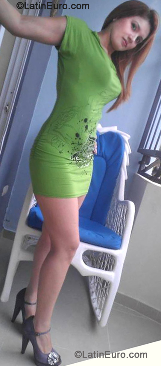 Date this hot Dominican Republic girl Dori from Santiago DO13396
