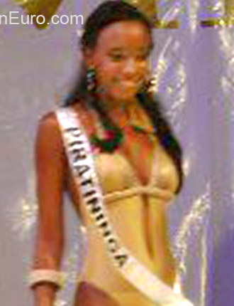 Date this good-looking Brazil girl Thaiara from Rio De Janeiro BR9147