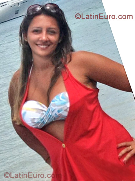 Date this hot Brazil girl Melissa from Sao Paulo BR7303