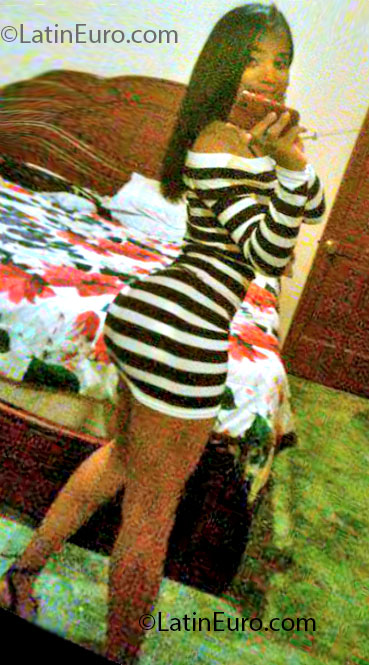 Date this pretty Dominican Republic girl Carol from Higuey DO13665