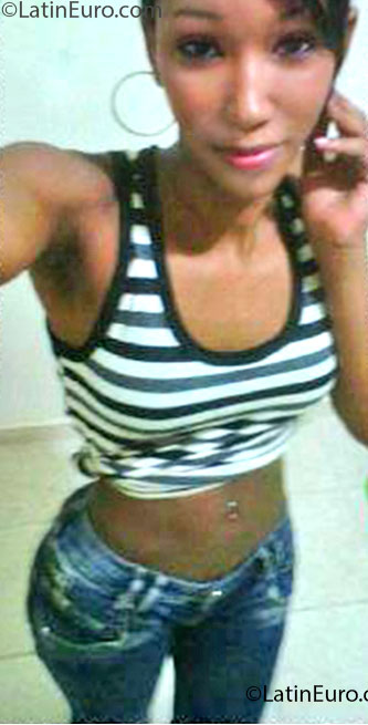 Date this funny Dominican Republic girl Dioscairy from Santiago DO13720