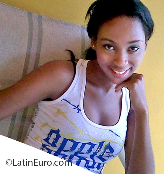 Date this athletic Jamaica girl Jehvana from Kingston JM912