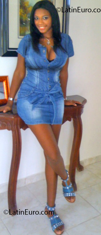 Date this gorgeous Dominican Republic girl Fernanda from Santo Domingo DO13814