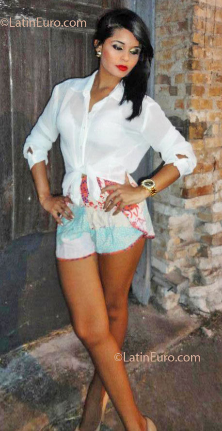 Date this lovely Brazil girl Juliana from Salvador BR7505
