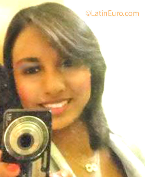 Date this fun Brazil girl Thais from Rio de Janeiro BR7394