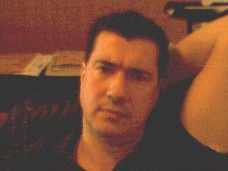 Date this attractive United States man Fred from United States US13918