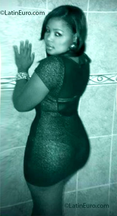 Date this tall Dominican Republic girl Helena from Santiago DO14312