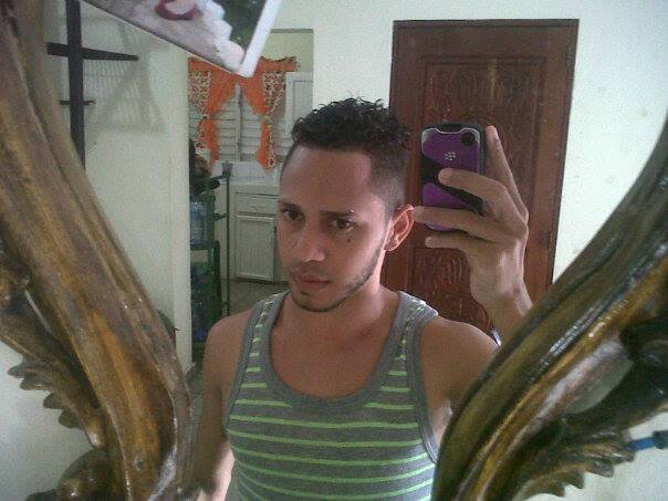 Date this athletic Dominican Republic man Manuel from La Vega DO14424