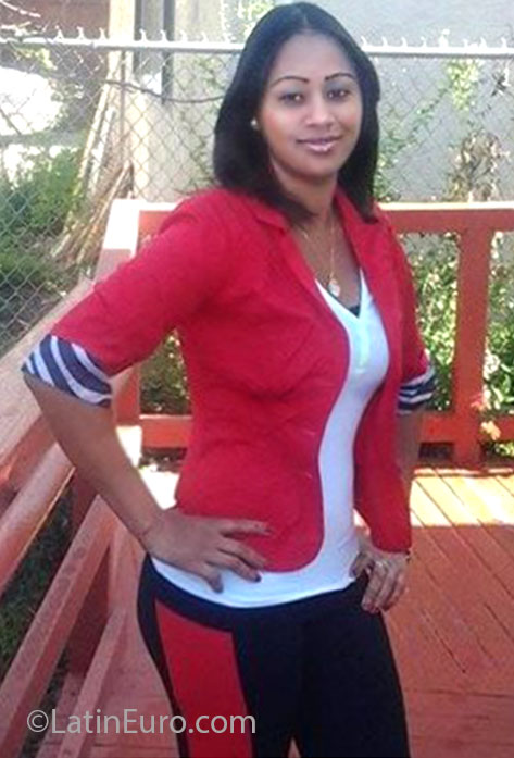 Date this happy United States girl Normeris from oakland US13957
