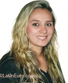 Date this happy Brazil girl Gleisekely from Brasilia BR7518