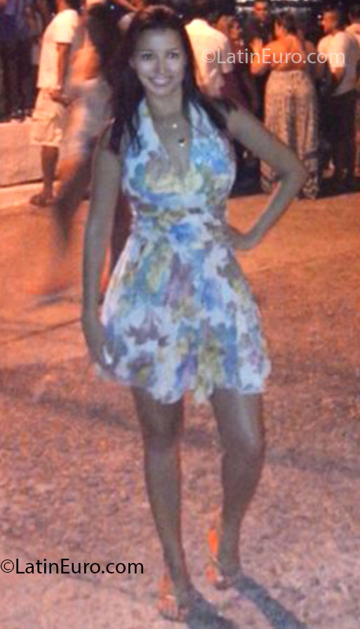 Date this hot Brazil girl Twane from Rio de Janeiro BR7519