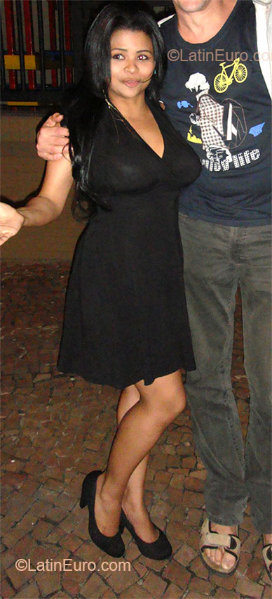 Date this hot Brazil girl Flavia from Sao Paulo BR7531