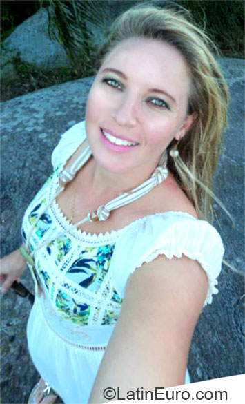 Date this sultry Brazil girl Thalita from Pinhais BR7568