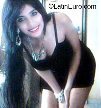 Date this hard body Brazil girl Kerolayne from Goiania BR7585