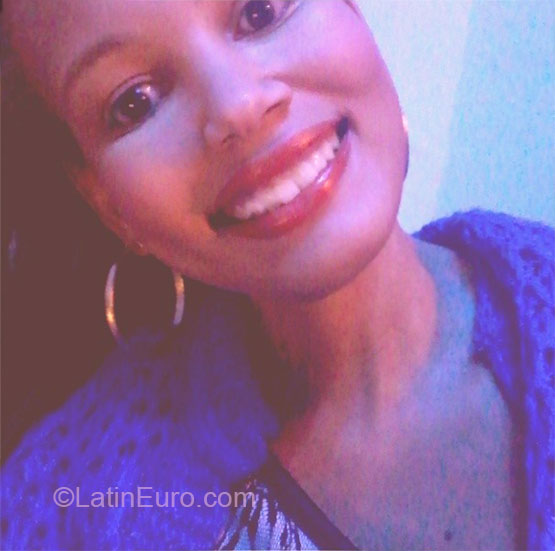 Date this charming Brazil girl Fabiola from Rio de Janeiro BR7609