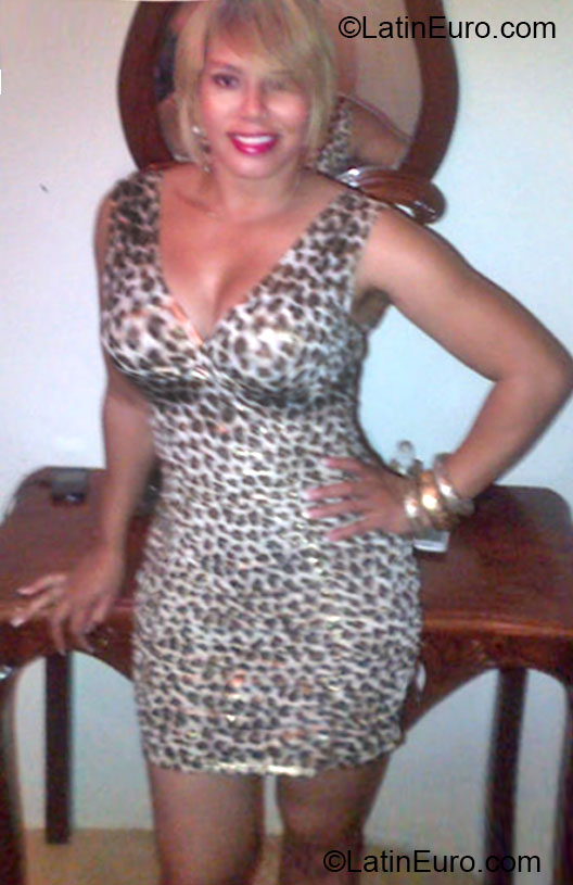 Date this fun Dominican Republic girl Jamiry from Santo Domingo DO14997
