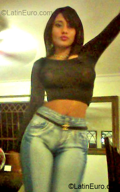 Date this sultry Dominican Republic girl Waleska from Santiago DO15000