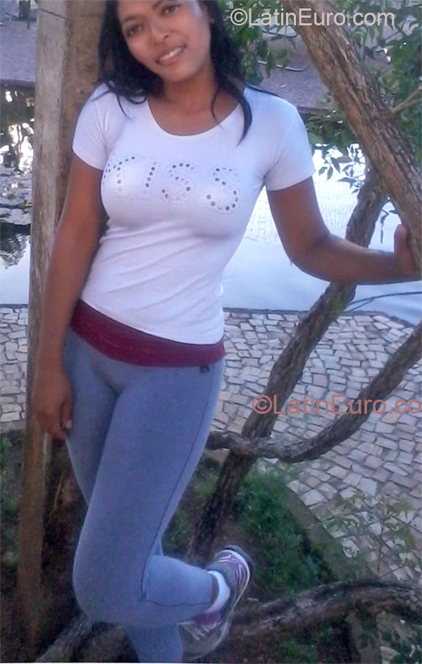 Date this sensual Brazil girl Rosilene from Belo Horizonte BR7646
