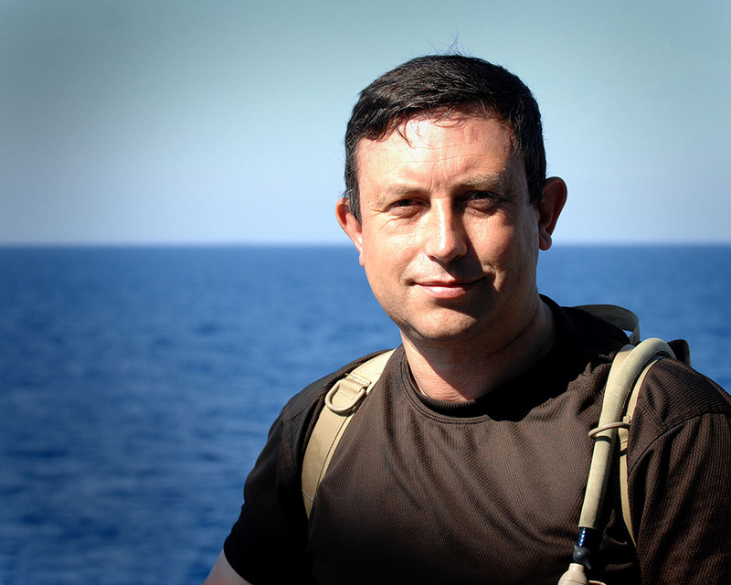 Date this happy United States man Craig from Long Beach US14102