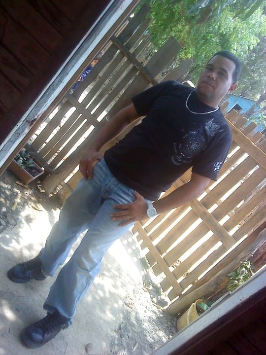 Date this pretty Dominican Republic man Carlos jose nue from Mao DO15248